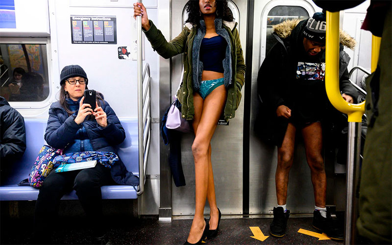 girl on subway with no pants on